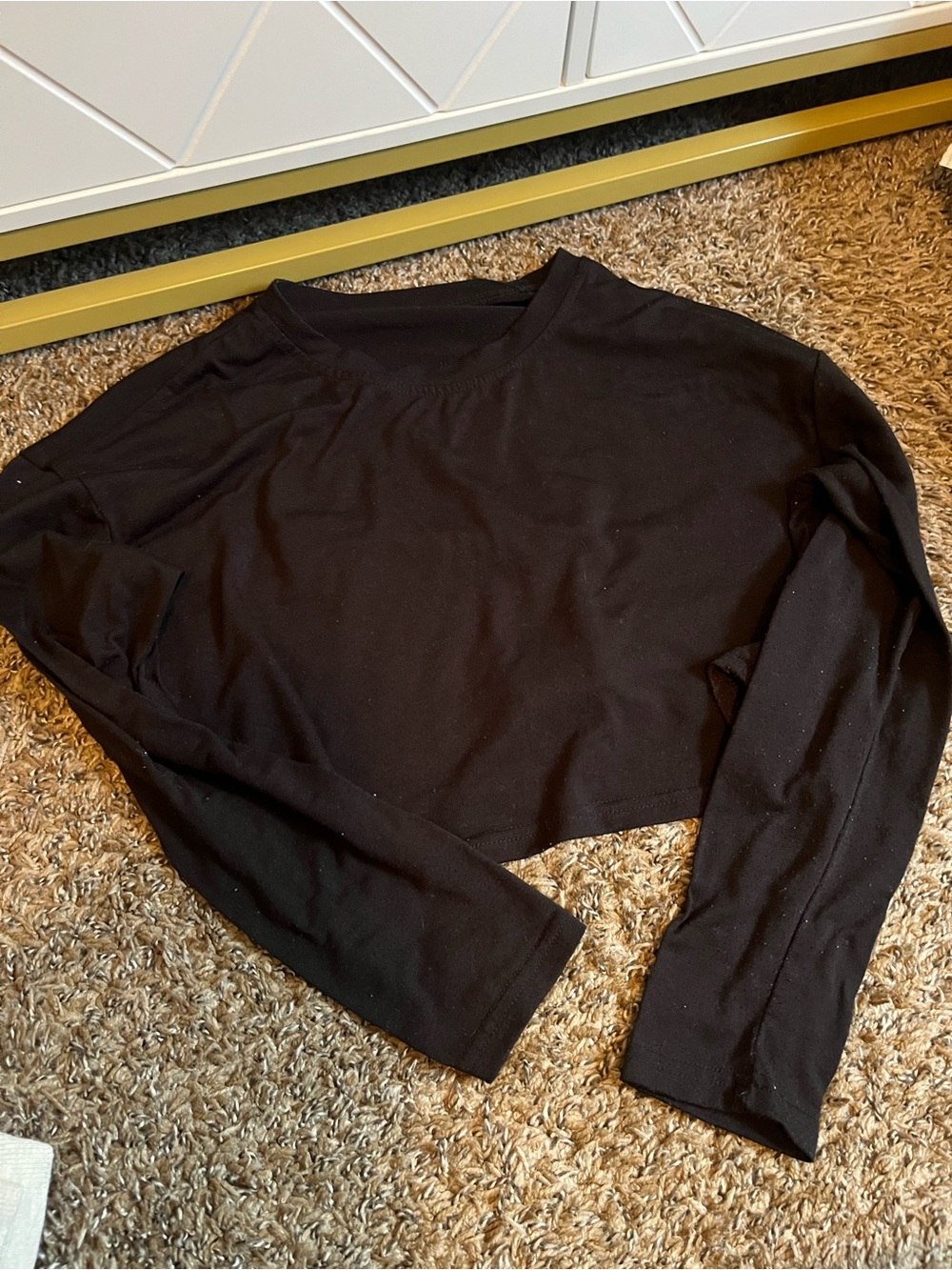 Women's Black Long Sleeve Cropped Tee